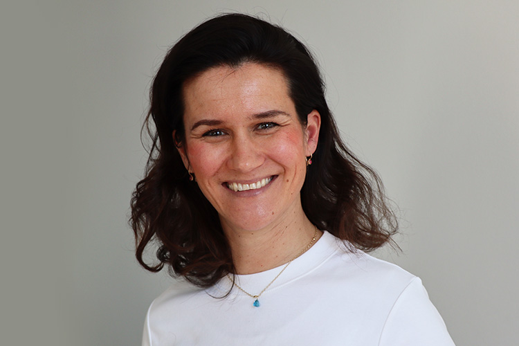 Portrait von Dr. Yasmin Winhard